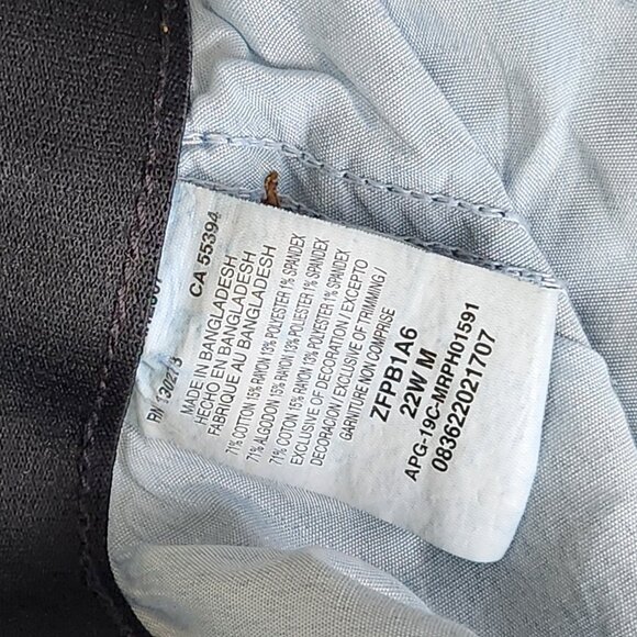 Seven7 Bombshell Bootcut Jeans in London Wash, 22W Petite - Picture 12 of 14